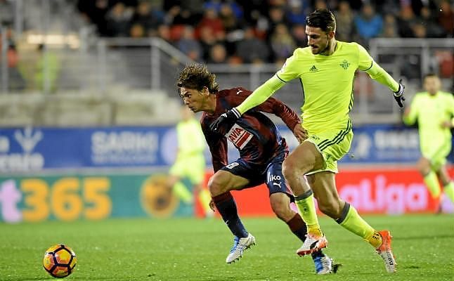 El Betis recurrirá la roja a Piccini en Eibar