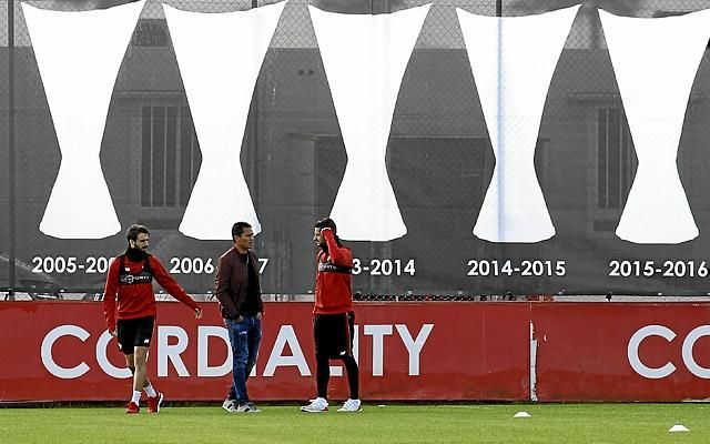 "Bacca quiere quedarse en el Milan"