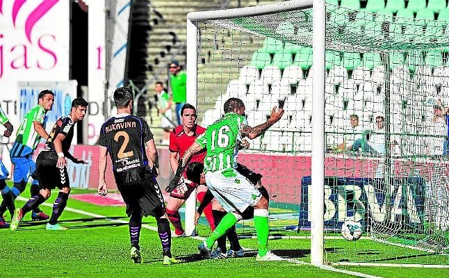 Tres goles en el Villamarín tres años después