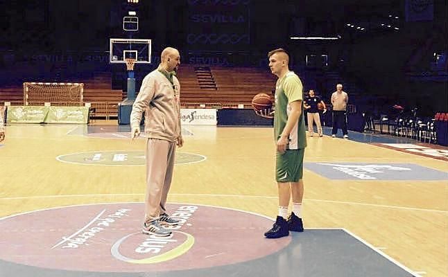 Mahalbasic: "No hay mejor sitio que Sevilla para comenzar mi carrera en ACB"