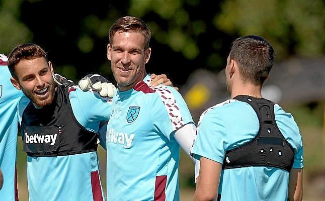 Adrián San Miguel recomienda a Calleri que fiche por el Sevilla