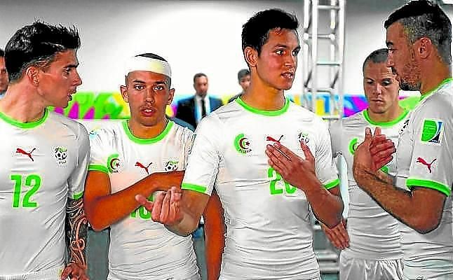 Mandi, convocado por Argelia para la Copa África