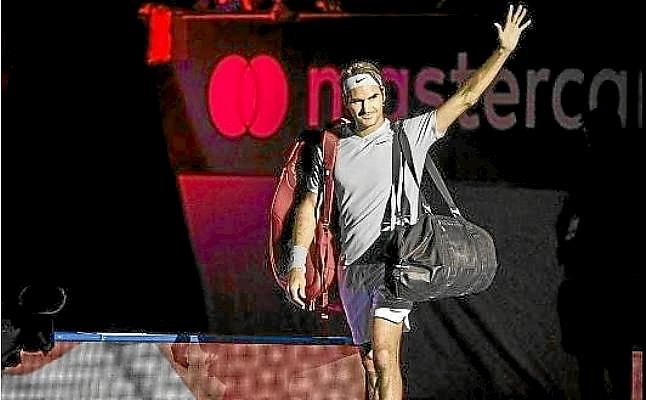 Federer reaparece con victoria