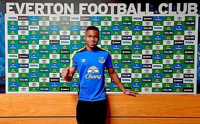 El Everton ficha al delantero Lookman por 13 millones de euros
