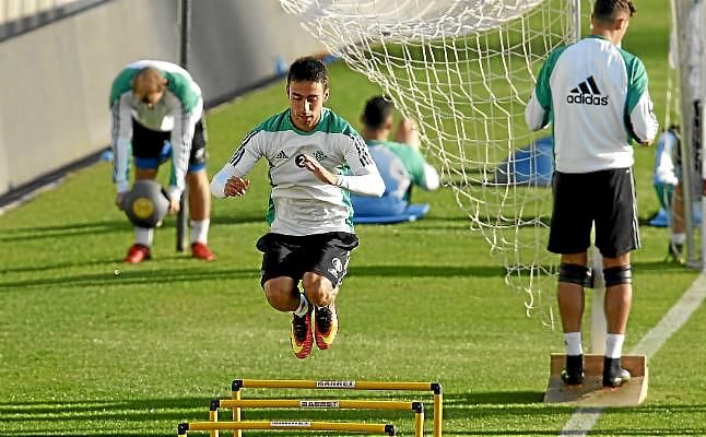 Rafa Navarro no piensa en salir del Betis