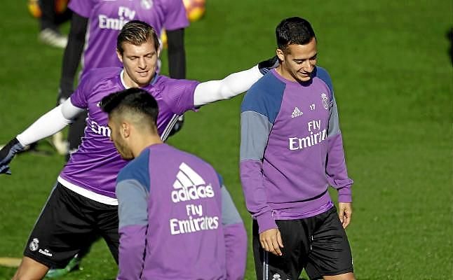Lucas Vázquez vuelve al grupo y podría estar ante el Sevilla