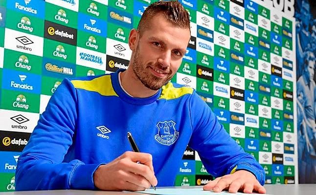 Schneiderlin deja el Manchester United y ficha por el Everton