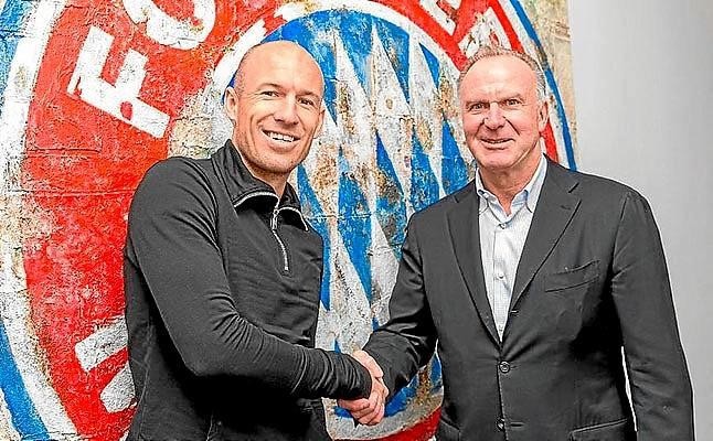 Arjen Robben amplía su contrato con el Bayern hasta 2018