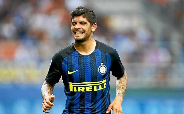 El Inter quita del mercado a Banega y le define como "importantísimo"