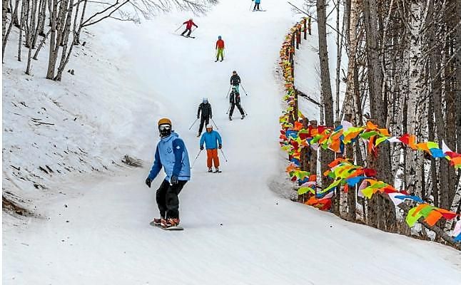 Mueren dos esquiadores en sede de los Juegos Olímpicos de Invierno de 2022