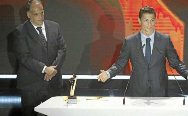 Tebas: "A Cristiano Ronaldo, al igual que a Messi, no se les puede pitar"