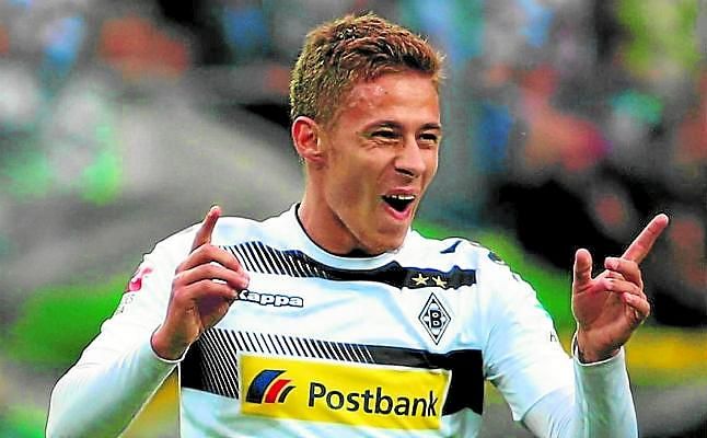 Monchi tantea a Hazard para el verano