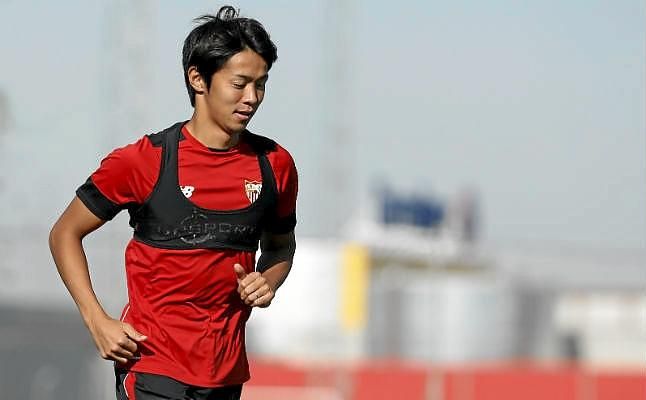 El Sevilla hace oficial el traspaso de Kiyotake a Japón
