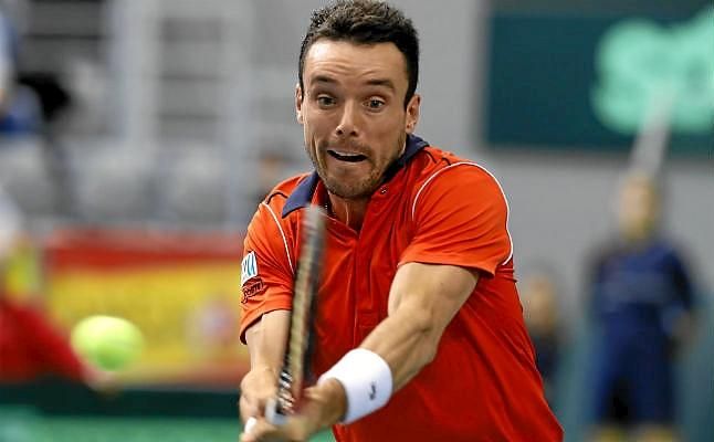 Bautista vence a Skugor y fuerza el quinto partido