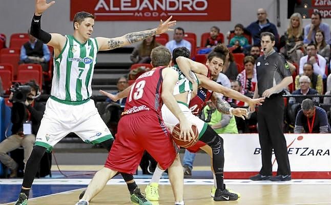Zaragoza 102-99 Betis Baloncesto: Un último cuarto fatídico tumba al Betis
