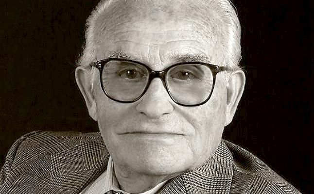 El periodista sevillano, Juan Tribuna, fallece a los 91 años de edad