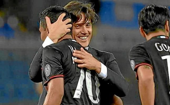 Montella niega que tenga problemas con Carlos Bacca