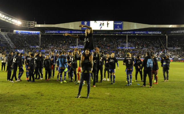 El Alavés, de Segunda División a finalista de copa en nueve meses
