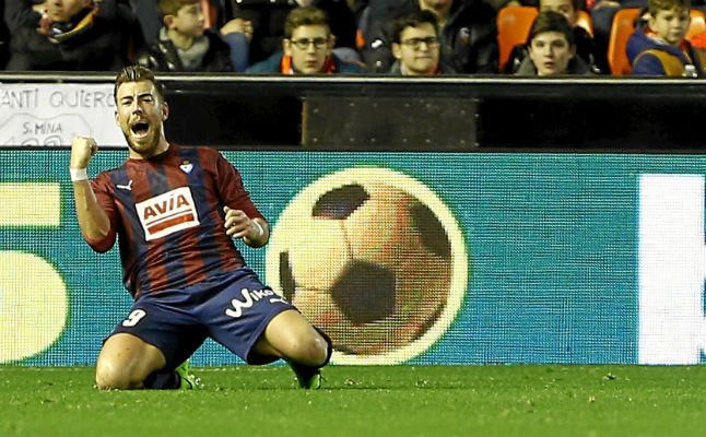 Sergi Enrich amplía con el Eibar hasta 2019