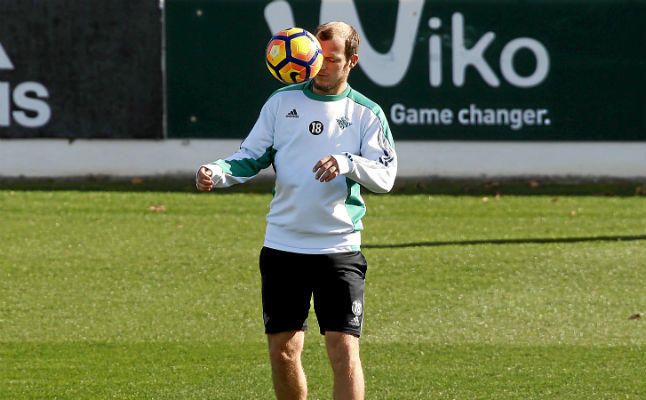 El Rayo mete prisa a Zozulya: "No tiene permiso para todo el mes"