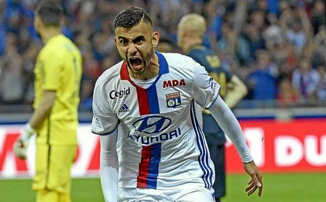 El Sevilla vigila a Ghezzal, que queda libre en julio