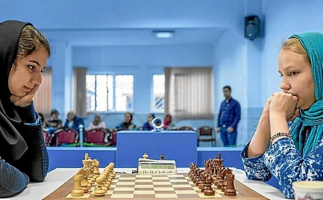 Jugar al ajedrez con velo: ¿un problema en el tablero?