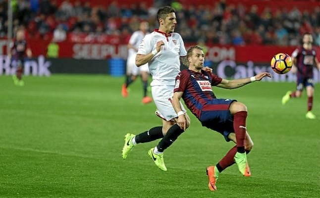 Sevilla F.C. 2-0 Eibar: Victoria y sufrimiento antes de la 'semana grande'