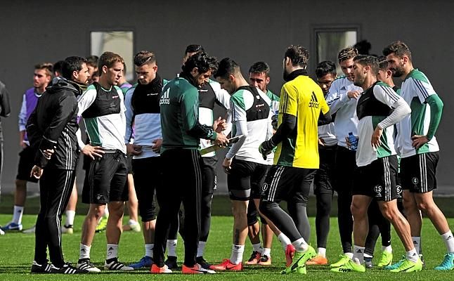 De nuevo patas arriba en defensa