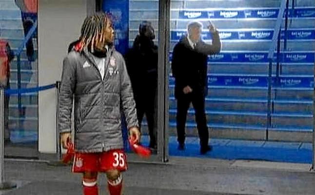 Revuelo en Alemania por un gesto obsceno de Ancelotti a un aficionado que le escupió