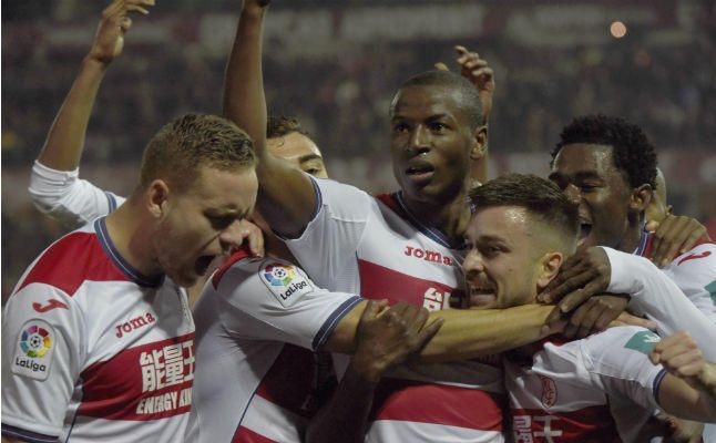 Adrián Ramos, el gol en español en la 'babel' granadina de Alcaraz