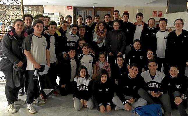 Más de cien deportistas de Ceuta, retenidos en Algeciras por corte de tráfico marítimo