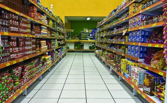 Un ladrón poco previsor queda atrapado en un supermercado que cerraba al mediodía