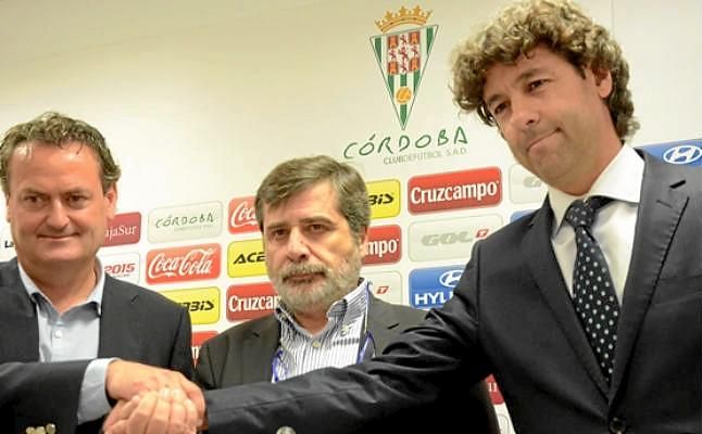 El Córdoba despide al exbético Emilio Vega