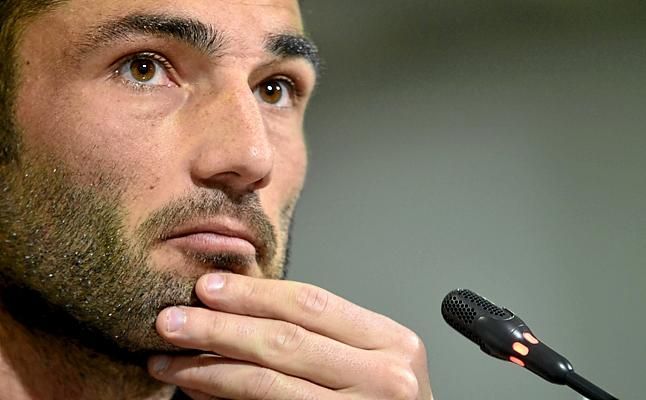 Adán: "¿Favorito? Yo he ganado 0-2 un derbi con el peor equipo de la historia del Betis"