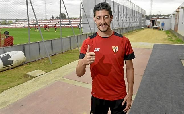 Escudero amplía su contrato con el Sevilla hasta 2021
