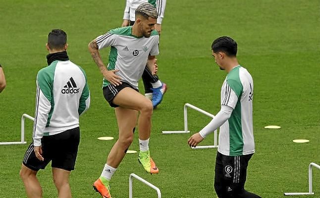 Lista de convocados de Víctor con 20 futbolistas