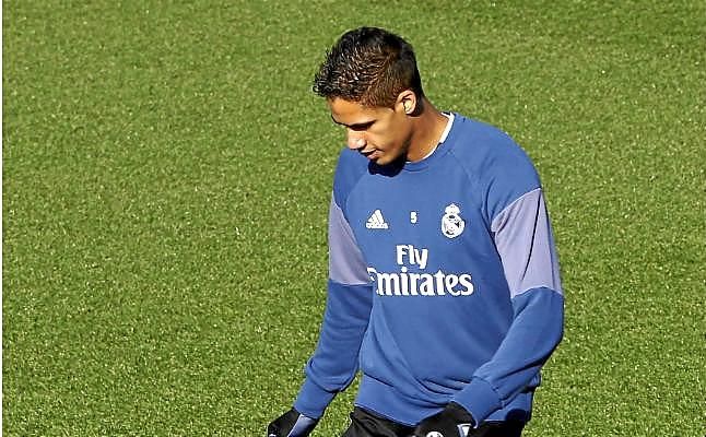 Varane sufre una lesión muscular de grado 2 en el bíceps femoral izquierdo