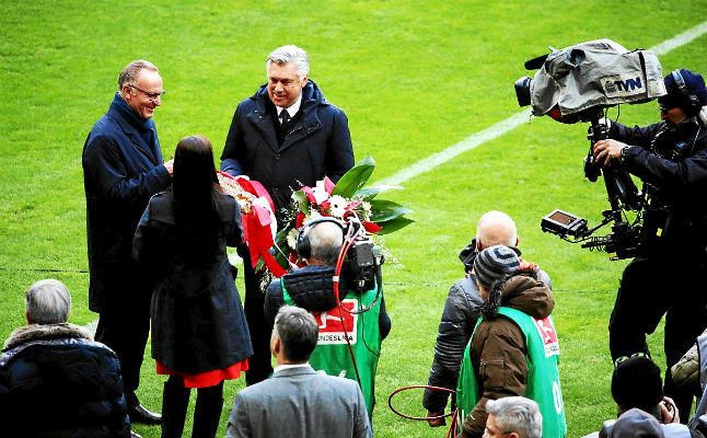 Ancelotti, homenajeado por el Bayern por sus 1.000 partidos como técnico