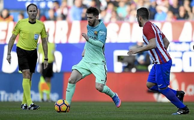 Atleti 1-2 Barcelona: El Barça resiste, golpea e insiste en la Liga