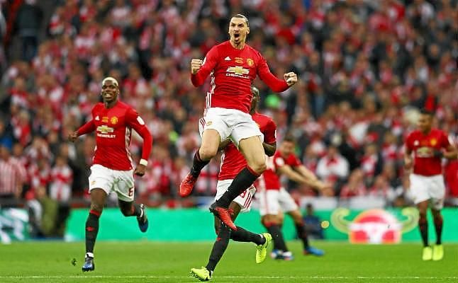 Ibrahimovic da al United de Mourinho su quinta Capital One Cup