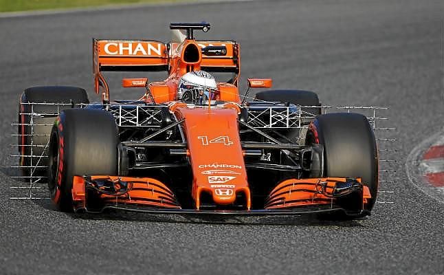 Alonso rodará esta tarde tras una fuga de aceite que interrumpió su sesión