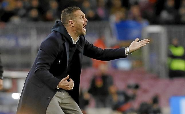 El Hércules destituye a Luis García Tevenet