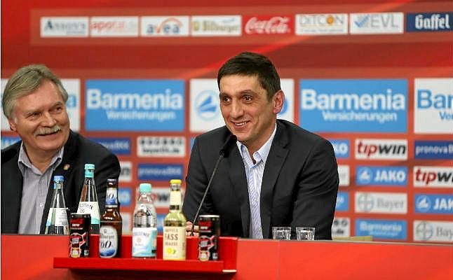 Tayfun Korkut, nuevo técnico del Leverkusen hasta final de temporada