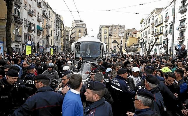 Sonora pitada de los 'tifosi' del Nápoles al Real Madrid