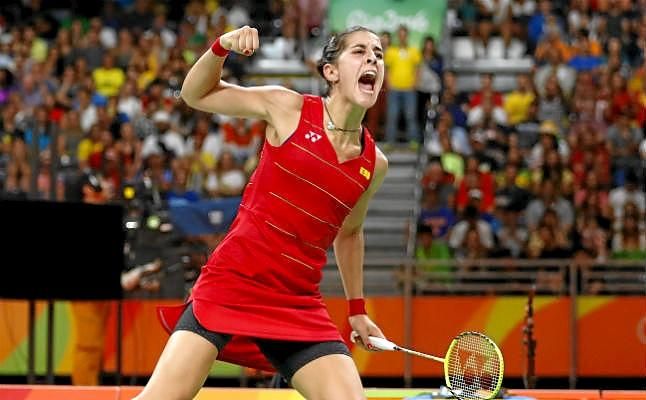 Carolina Marín remonta y pasa a cuartos en Birmingham