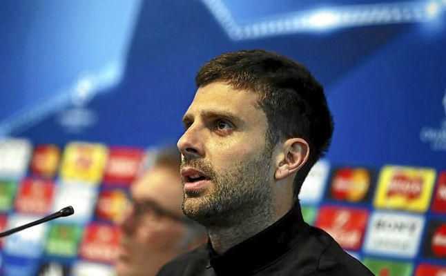 Motta atropella a un seguidor parisino que increpaba a los jugadores del PSG