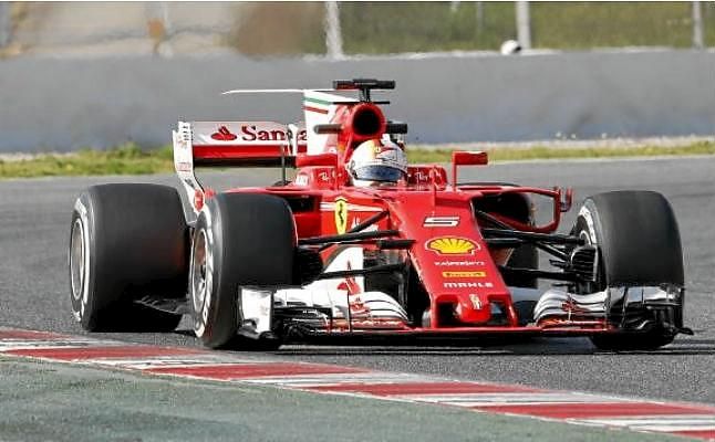 Vettel bate el récord de Bottas y el McLaren provoca dos banderas rojas