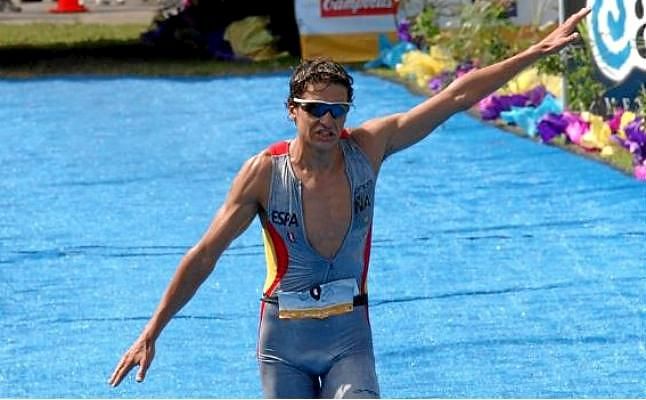 Iván Raña desgrana su instinto y su filosofía del triatlón en una biografía