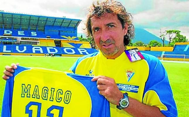 Una puerta del estadio Carranza llevará el nombre de 'Mágico' González