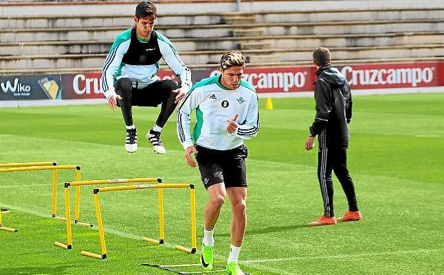 Durmisi, con gripe, única baja en el entrenamiento del Betis